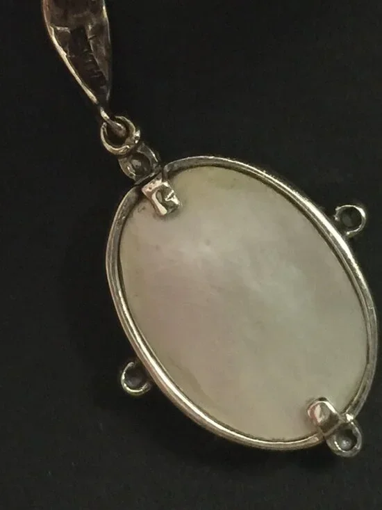 VINTAGE MOTHER OF PEARL STERLING SILVER EARRINGS - Picture 4 of 4